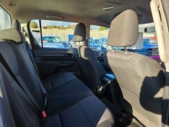  2020 ON 20 PLATE TOYOTA HILUX ACTIVE D-4D 4WD 2400CC DOUBLE CAB PICK UP ULEZ 