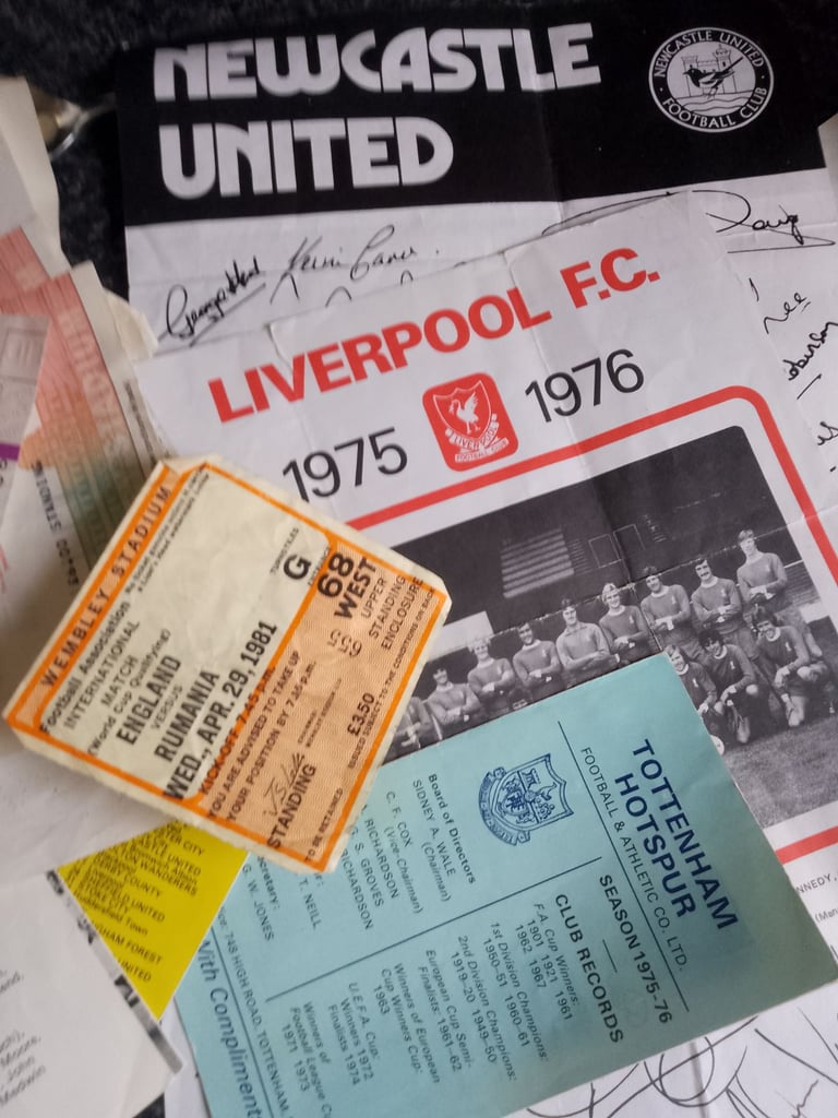 Old old football memorabilia signed aswell from old skool