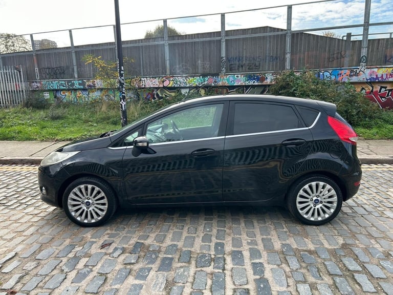 2009 Ford Fiesta 1.4 Titanium 5dr Auto HATCHBACK Petrol Automatic
