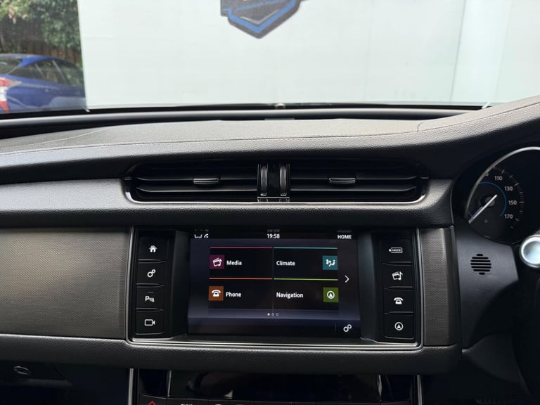 2016 Jaguar XF 3.0d V6 S 4dr Auto SALOON DIESEL Automatic