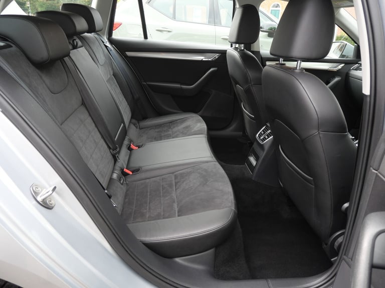2014 Skoda Octavia 2.0 TDI Elegance DSG Euro 5 (s/s) 5dr Only 32000 Miles