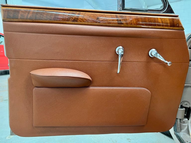 1965 Daimler V8 Petrol Automatic
