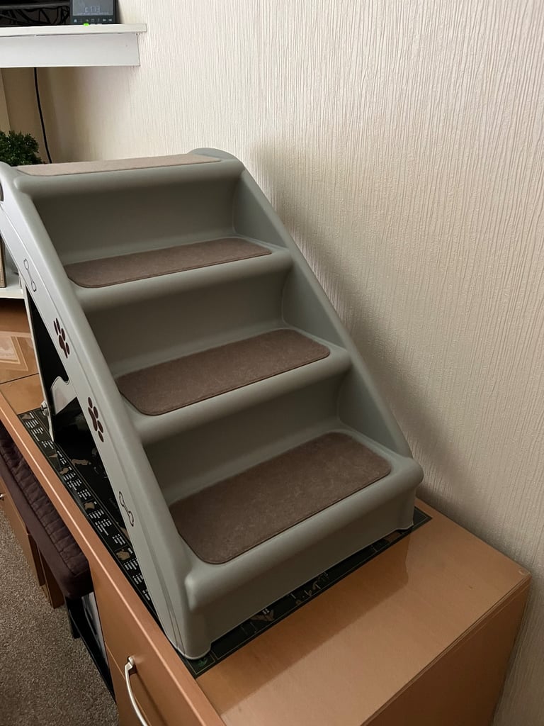 Pet steps as pictured 