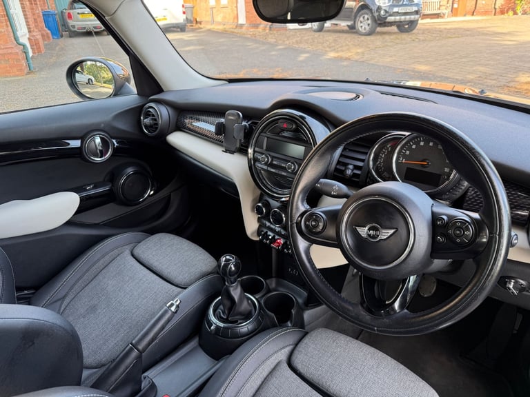 Mini, HATCHBACK, Hatchback, 2015, Manual, 1998 (cc), 5 doors. ULEZ compliant. Low mileage 