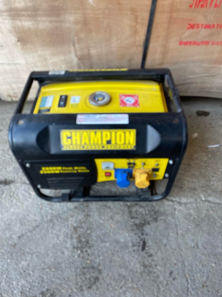 Secondhand Champion Petrol Generator 2800w