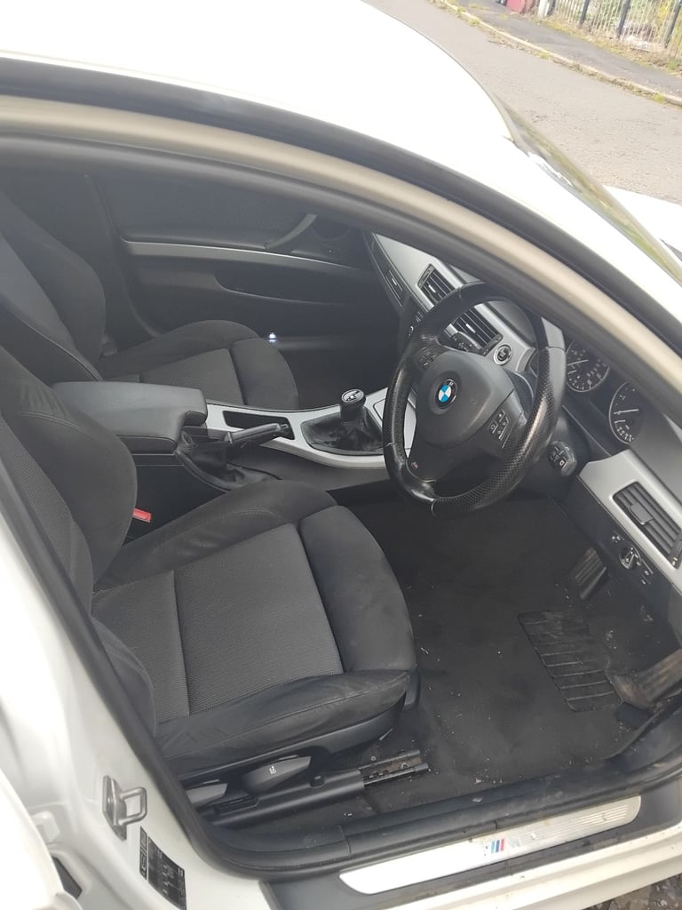 BMW, 3 SERIES, Saloon, 2011, Manual, 1995 (cc), 4 doors