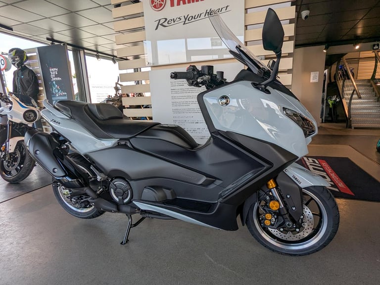 NEW '25 Yamaha TMAX Tech MAX. Ceramic Grey. £14,400 On The Road (No Added Fees)