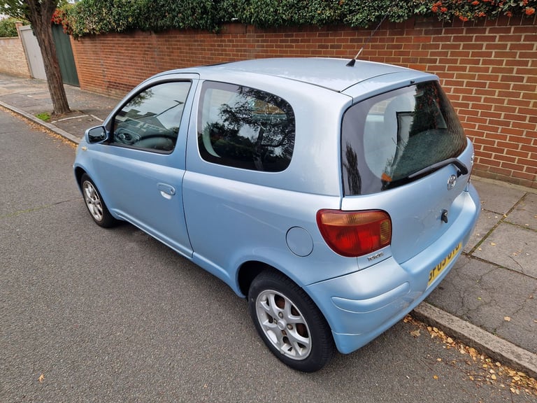 AUTO TOYOTA YARIS 1.3 VVT-I ULEZ FREE DRIVES GREAT 