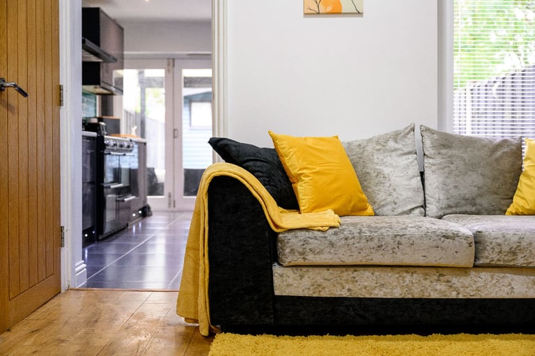 36 Nevile Rd - 4-BR House with Free Street Parking and Wi-Fi
