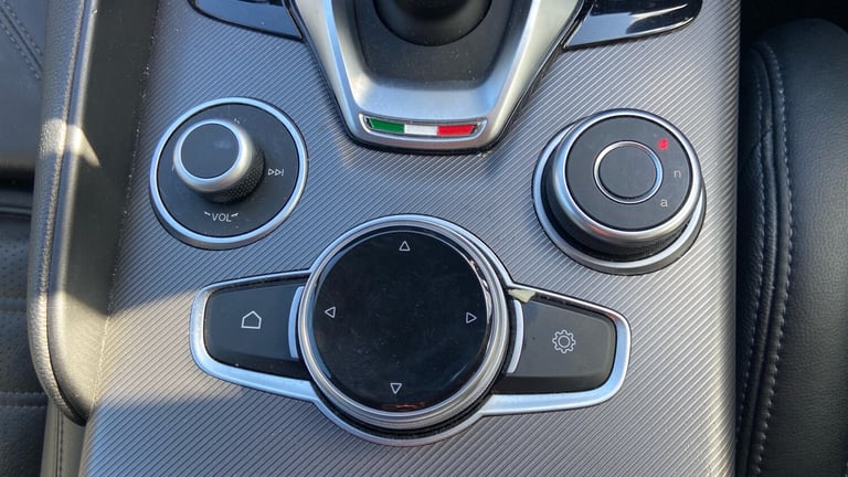2021 Alfa Romeo Giulia 2.0T Veloce Saloon 4dr Petrol GPF Auto Euro 6 (s/s) (280 ps) Saloon Petrol...
