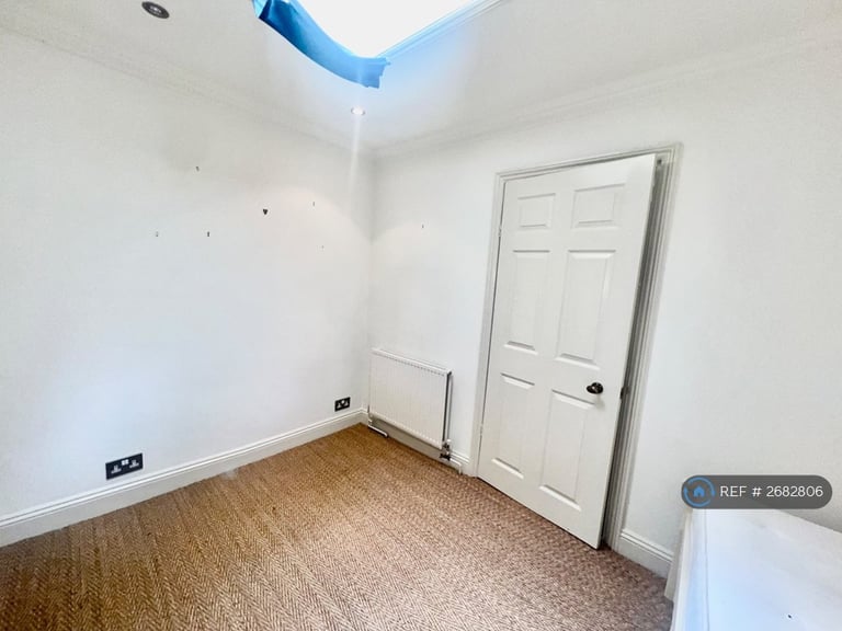3 bedroom flat in Brunswick Terrace, Hove, BN3 (3 bed) (#2682806)