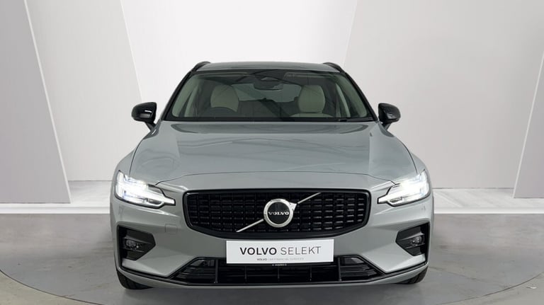 2025 Volvo V60 Plus, B4 Mild hybrid, Petrol, Dark Estate Petrol Automatic
