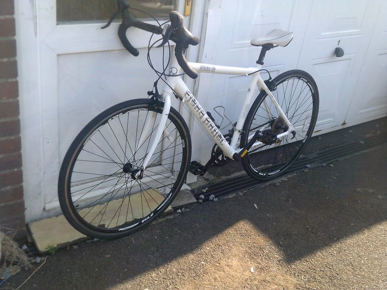 image for CLAUD BUTLER ALUMINIUM ROAD H/B BIKE WITH 700 WHEELS 