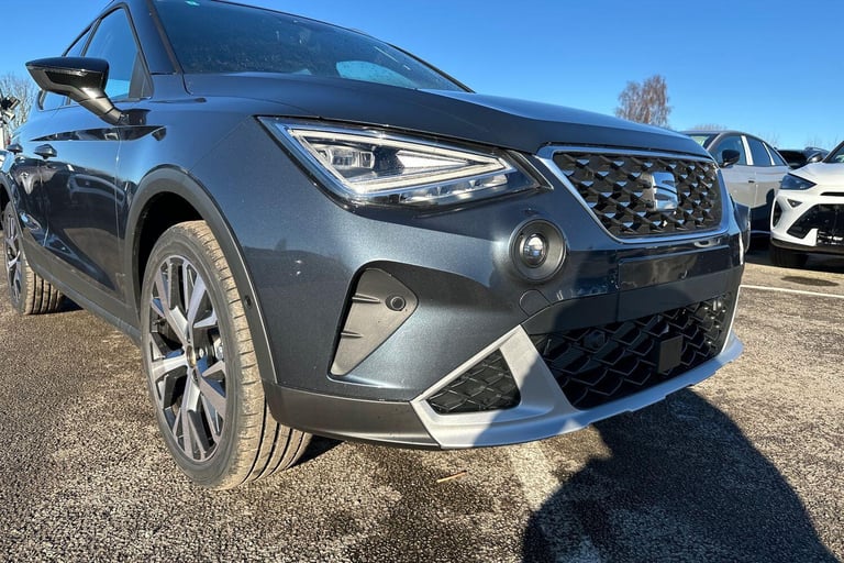 2025 SEAT Arona 1.0 TSI XPERIENCE Lux DSG Euro 6 (s/s) 5dr SUV PETROL Automatic