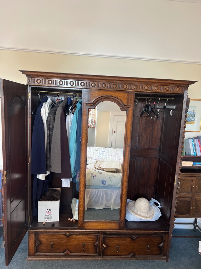Antique Bedroom Set 