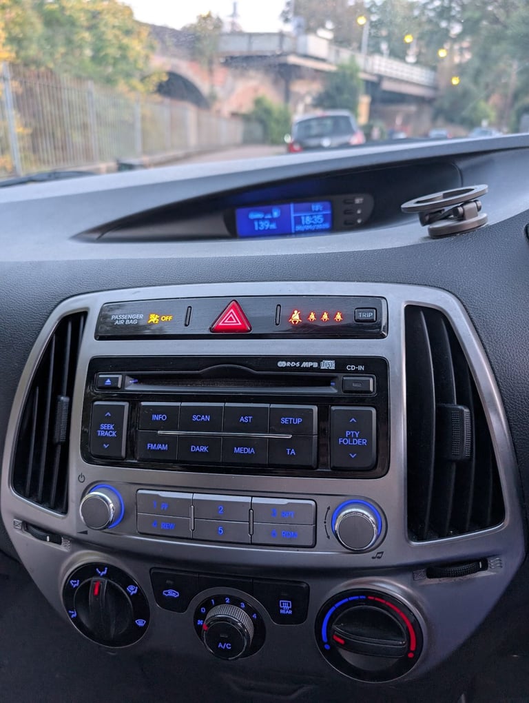 Hyundai, I20, Hatchback, 2013, Manual, 1248 (cc), 5 doors