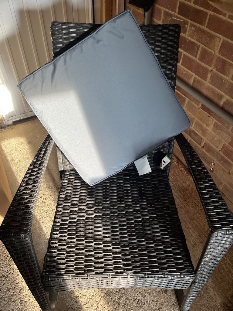 Comfy garden rocking chair with cushion