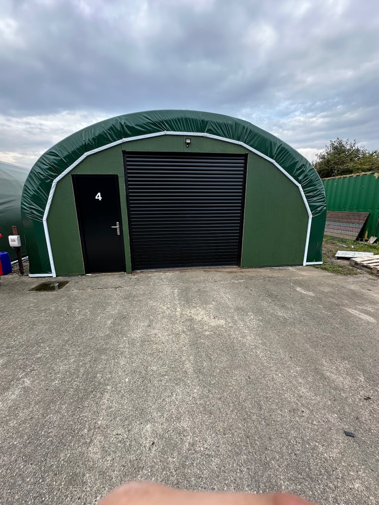 Polly Tunnel / Farm Building 