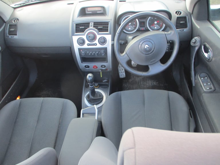 RENAULT MEGANE DYNAMIQUE  1.9 DIESEL CONVERTIBLE