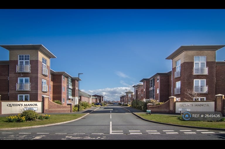 image for 2 bedroom flat in Hollinshead House, Lytham St. Annes, FY8 (2 bed) (#2649436)