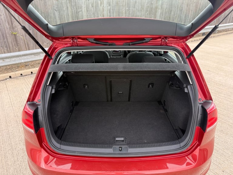 2013 Volkswagen Golf BLUEMOTION 1.6 TDI - 12 MONTHS MOT - £20 CHEAP CAR TAX 2KEY HATCHBACK Diesel...