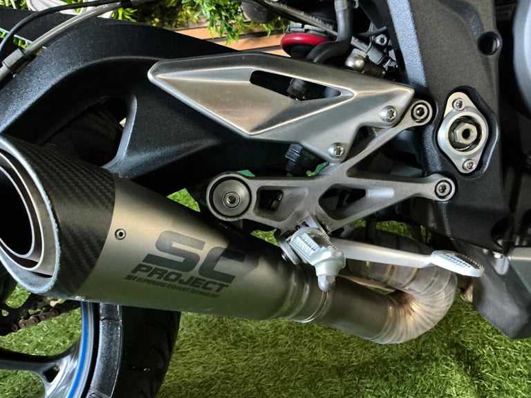 Triumph Street Triple free delivery 