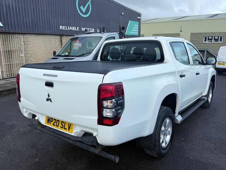 2020 Mitsubishi L200 2.2 DI-D DC 4Life Pickup Double Cab 4dr Diesel Manual 4WD Euro 6 (s/s) (150 ...