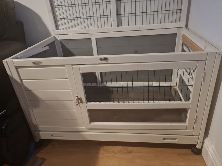 RELISTED- Please contact through this ad. Rabbit/guinea pig hutch. Collection only.