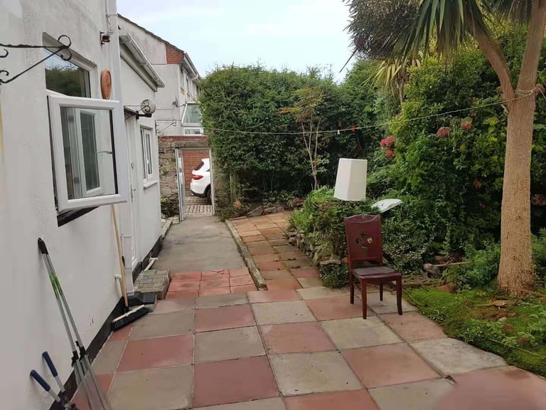 Spacious Double room, Central City, To Rent, Fully Furnished, Bills All Included, PL4