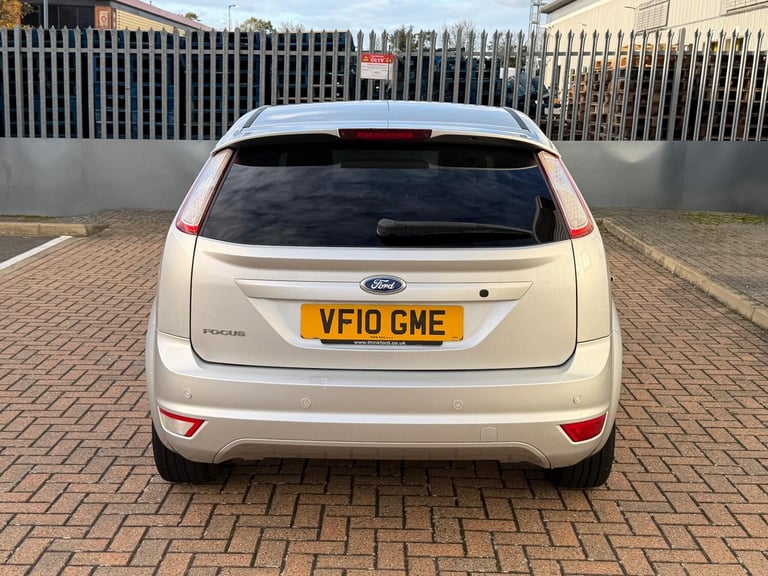 2010 Ford Focus 1.6 Titanium 5dr Auto HATCHBACK PETROL Automatic