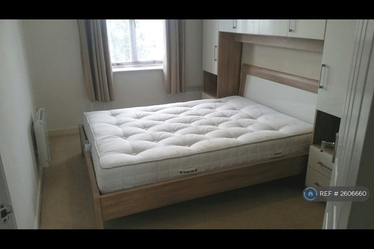 2 bedroom flat in Waggon Road, Leeds, LS10 (2 bed) (#2606660)