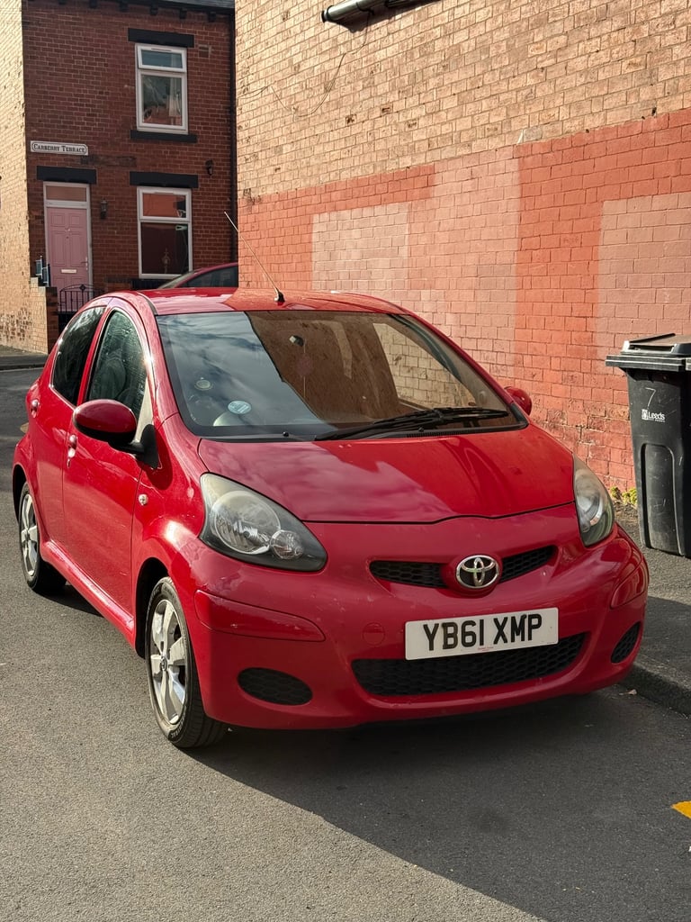 image for Toyota, AYGO, Hatchback, 2012, Manual, 998 (cc), 5 doors