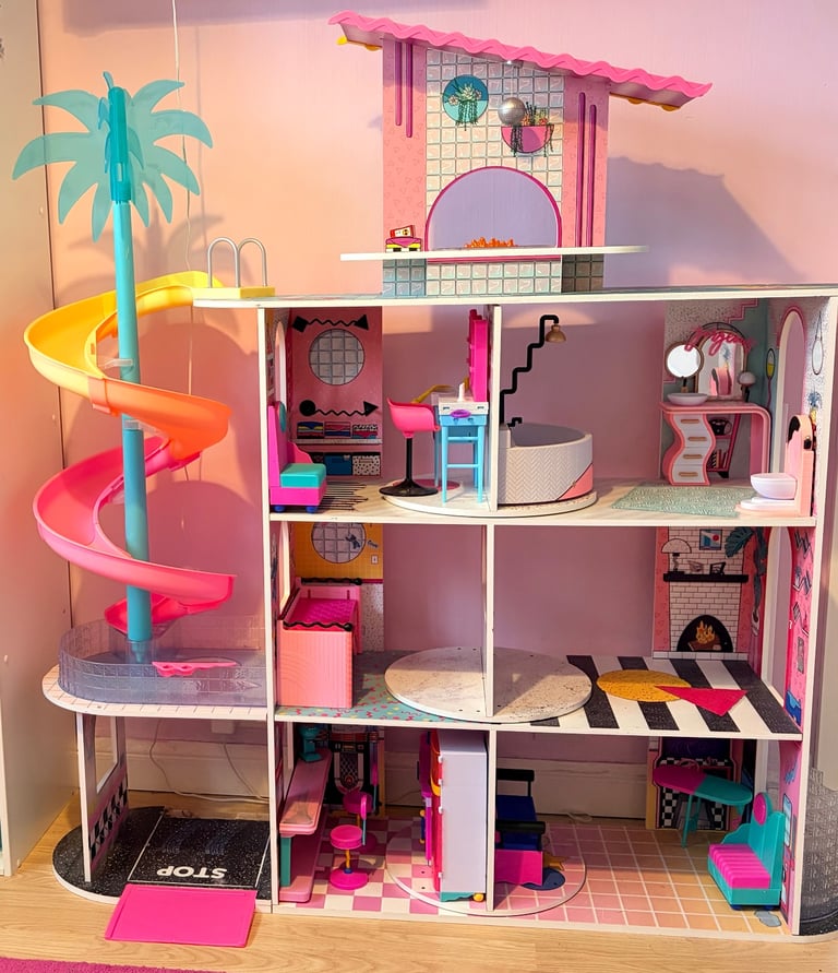 image for LOL DOLL HOUSE