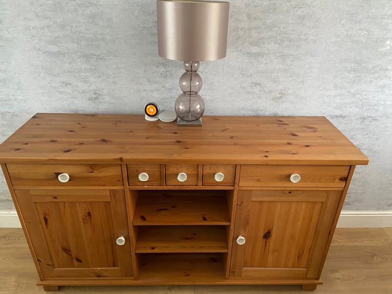 OAK FURNITURE LAND - OAK SIDEBOARD