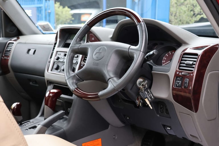 1995 Mitsubishi Shogun 3.5 V6 GDI GLS 3dr Auto ESTATE PETROL Automatic