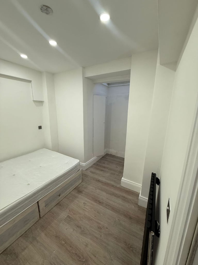 (BENEFIT ACCEPTED) - Modern 2-Bed Flat on Green Lanes N16 9NH – £2,150 p/m