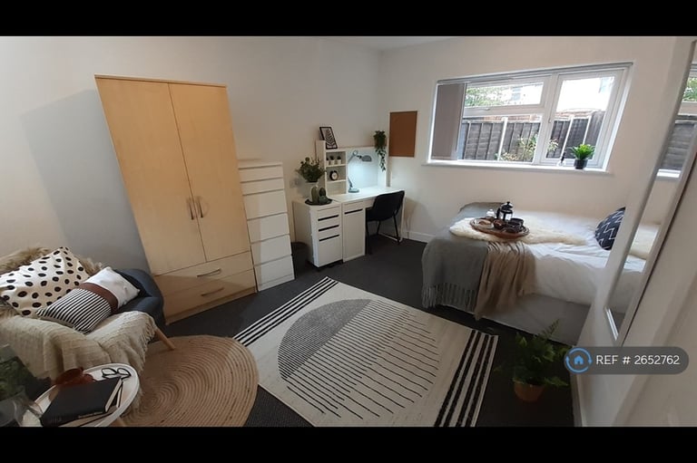 5 bedroom house in Charter Avenue, Coventry, CV4 (5 bed) (#2652762)