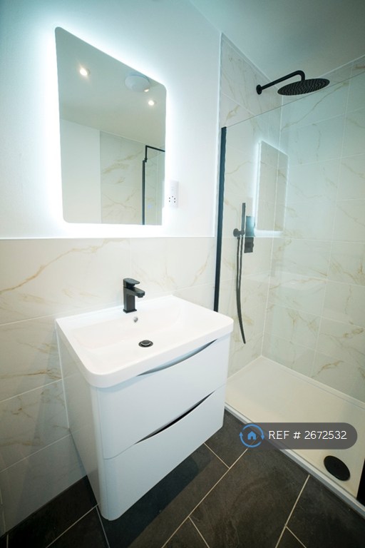 1 bedroom flat in Cathedral Road, Cardiff, CF11 (1 bed) (#2672532)