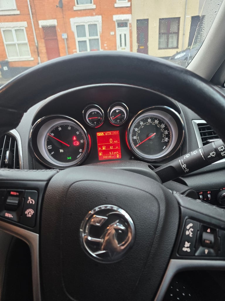 Vauxhall, ASTRA, Hatchback, 2013, Manual, 1956 (cc), 5 doors