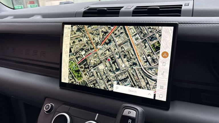 2024 Land Rover Defender 3.0 D250 X-Dynamic HSE 90 3dr Auto ESTATE DIESEL Automatic