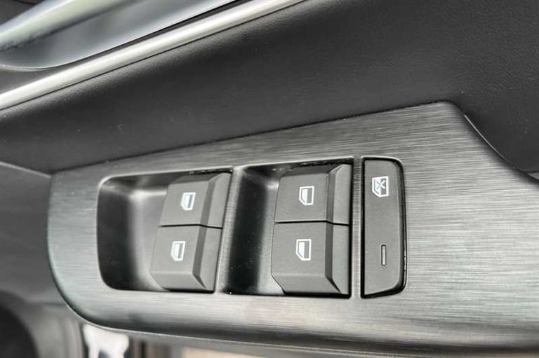 2025 MG MG ZS 1.5 Hybrid+ Trophy SUV 5dr Petrol Hybrid Auto Euro 6 (s/s) (196 ps) SUV Hybrid Auto...