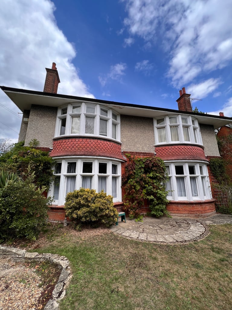 Large double room to rent in Charminster, Bournemouth