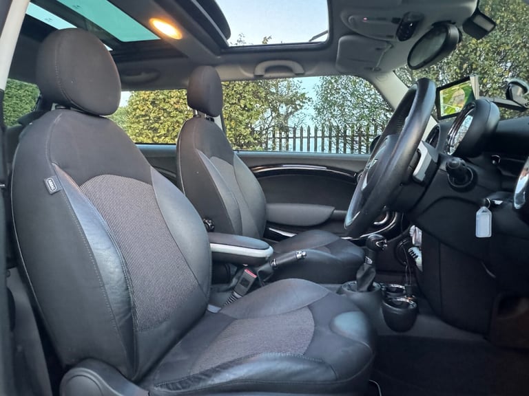 2007 MINI COOPER 1.6 PETROL AUTOMATIC, WOW 54k MILES, PAN SUNROOF, HEATED SEATS