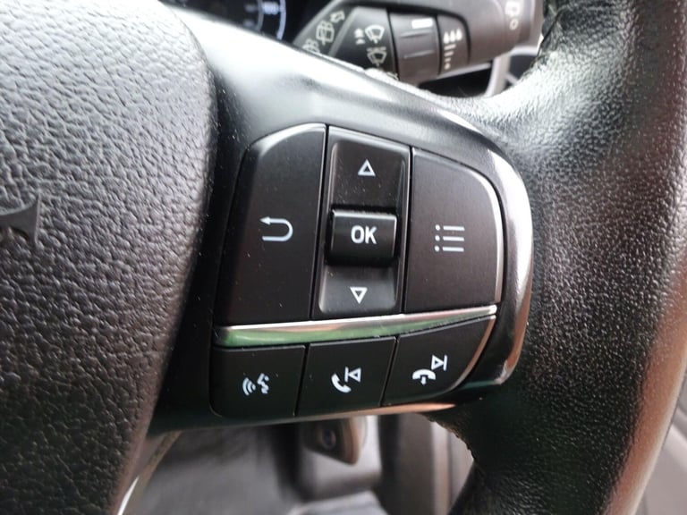 2021 Ford Transit Custom 2.0 320 EcoBlue Trend Kombi L2 H1 Euro 6 (s/s) 5dr MPV Diesel Manual