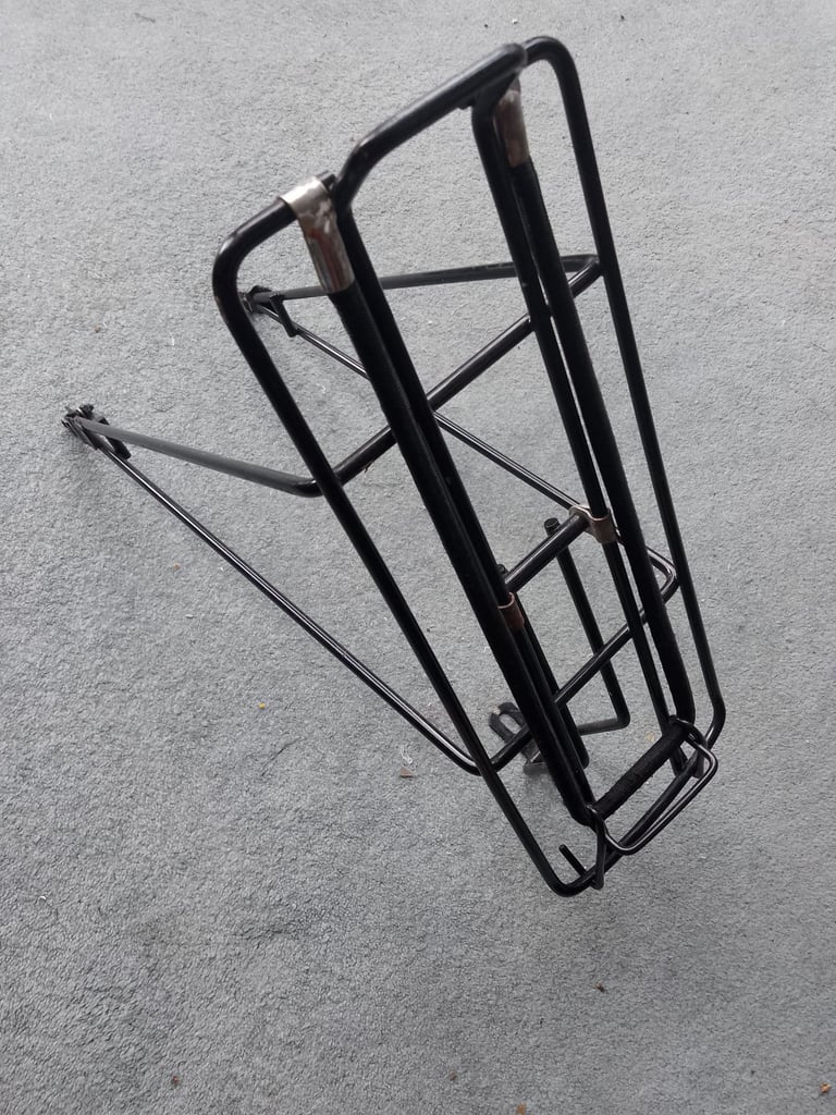 Rear adult bicycle luggage rack