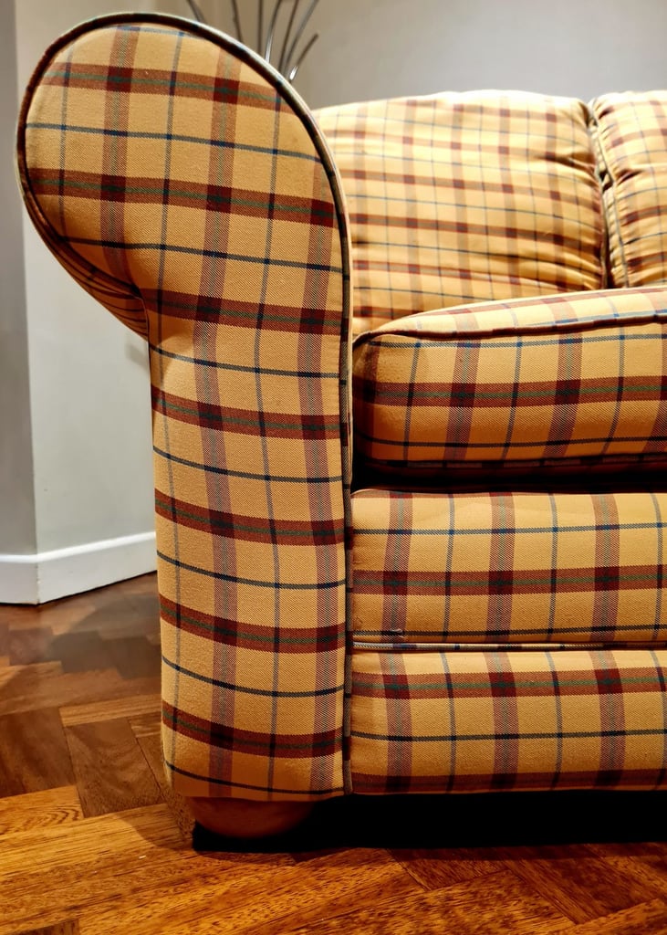 DELIVERY INCLUDED VGC JOHN LEWIS 2 seater classic style patterned fabric sofa 