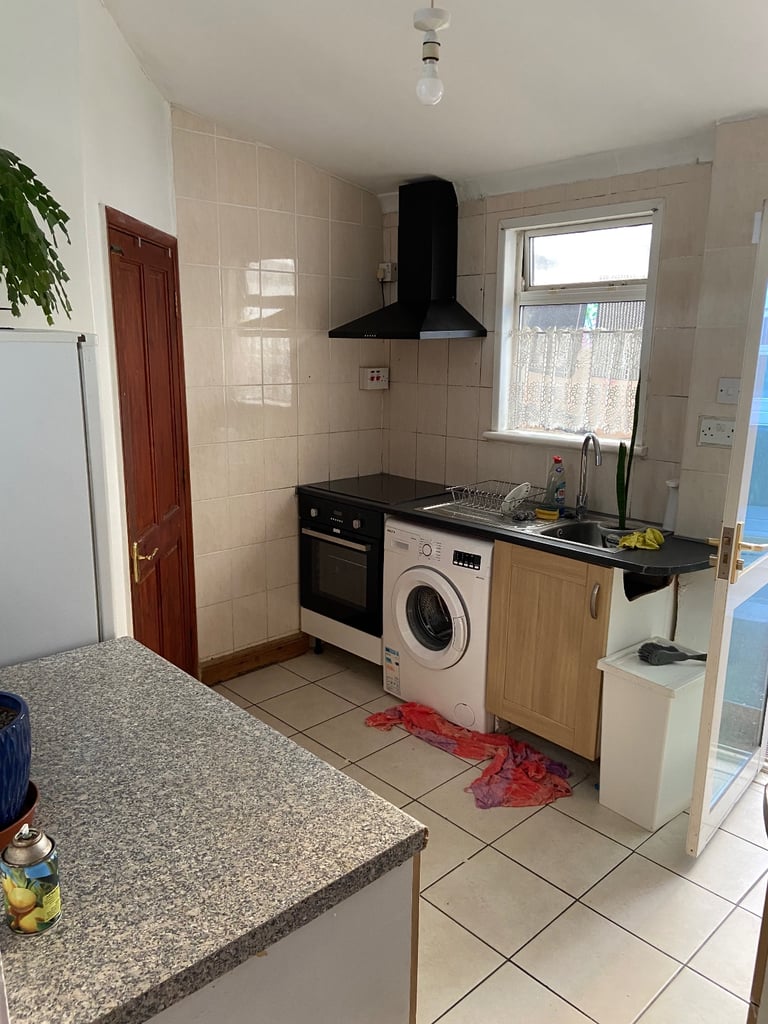 2 BEDROOM FLAT (ANNEX)