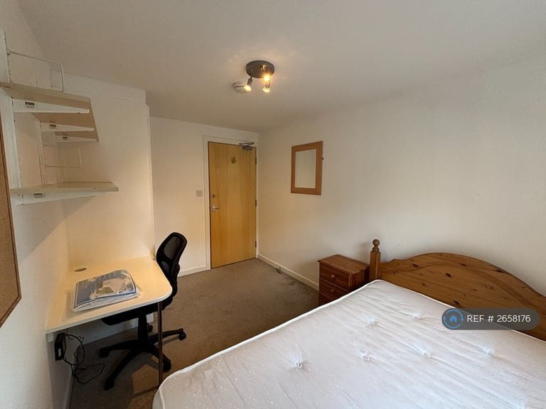 4 bedroom flat in Broomhall Road, Sheffield, S10 (4 bed) (#2658176)