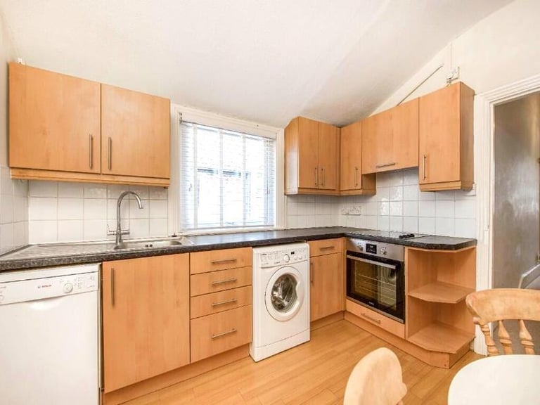 🏡 Bright and cozy room available in Bruce Grove 