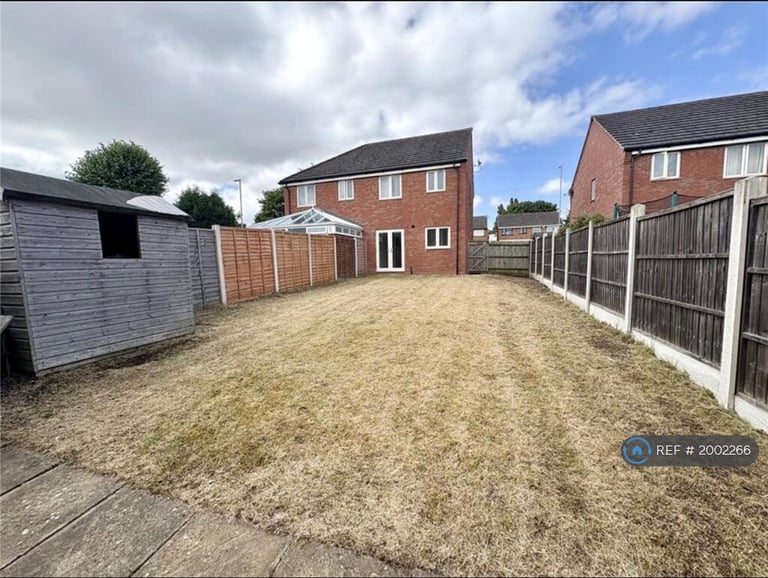 3 bedroom house in Goscote Lane, Walsall, WS3 (3 bed) (#2002266)